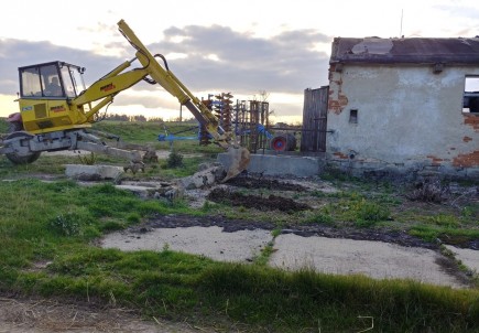 Demolice kravínu Borovník